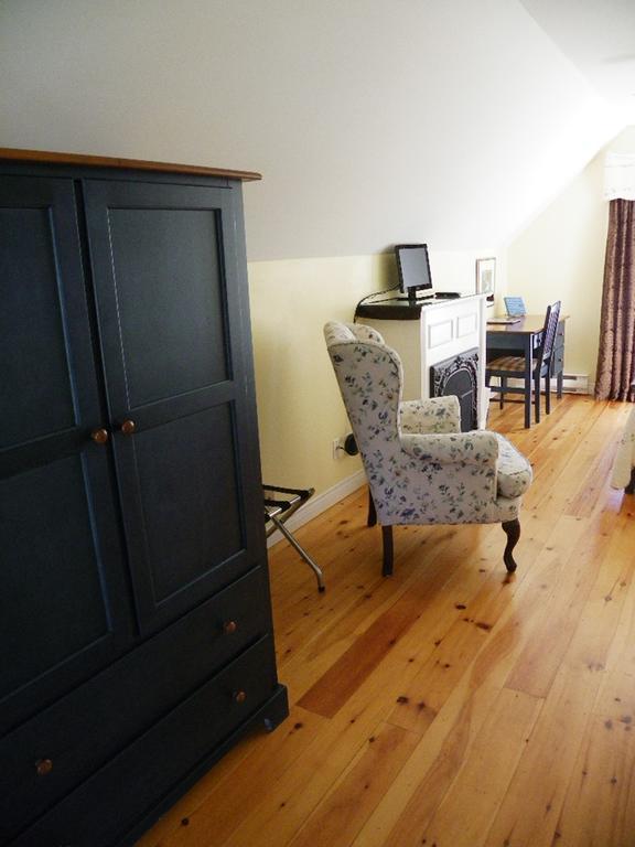 The Colonel'S In Bed And Breakfast Fredericton Zimmer foto